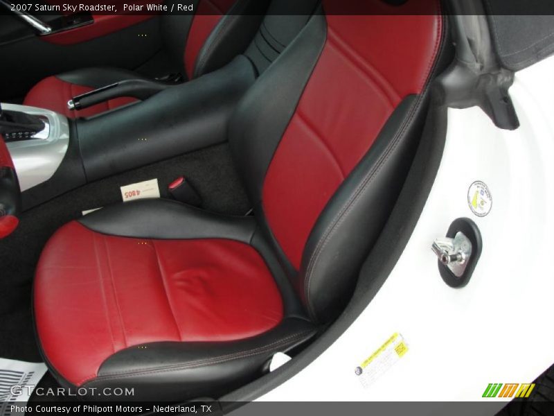 Polar White / Red 2007 Saturn Sky Roadster