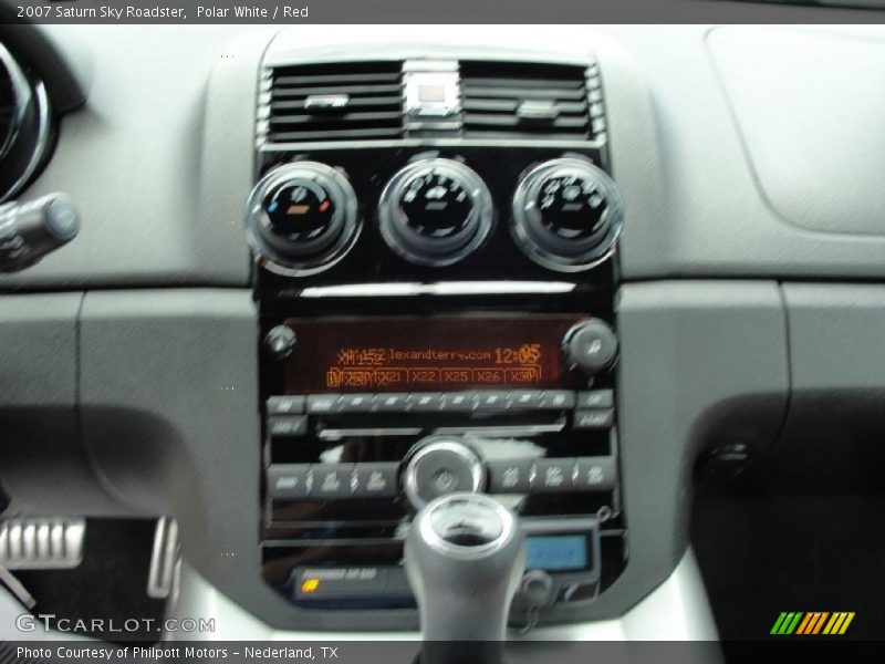 Polar White / Red 2007 Saturn Sky Roadster