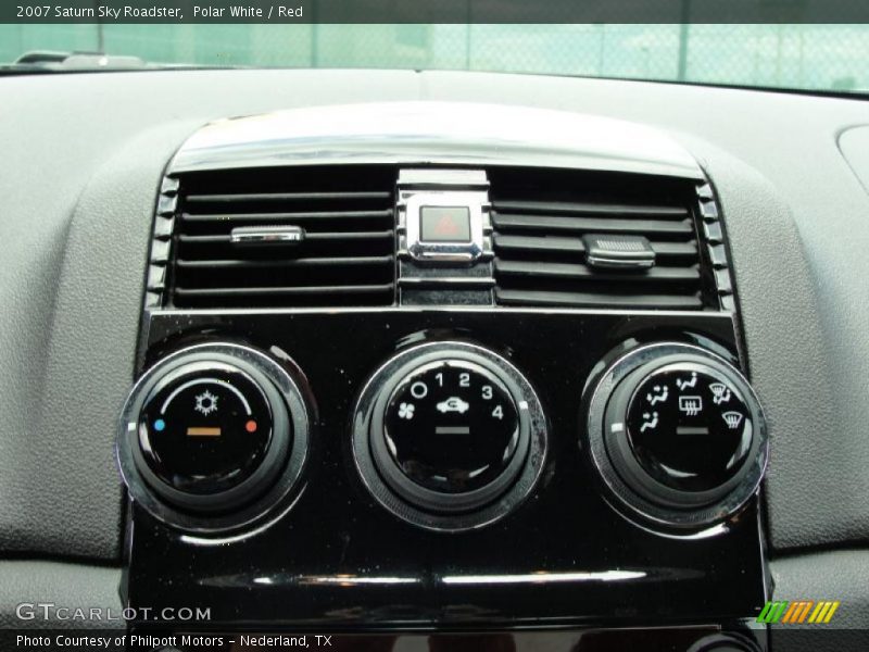 Polar White / Red 2007 Saturn Sky Roadster