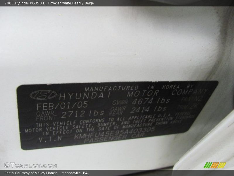 Powder White Pearl / Beige 2005 Hyundai XG350 L