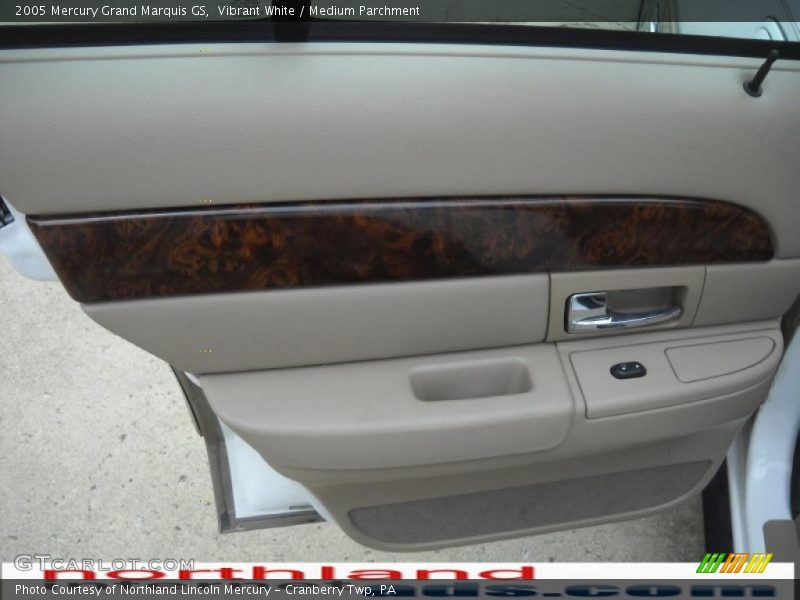 Vibrant White / Medium Parchment 2005 Mercury Grand Marquis GS