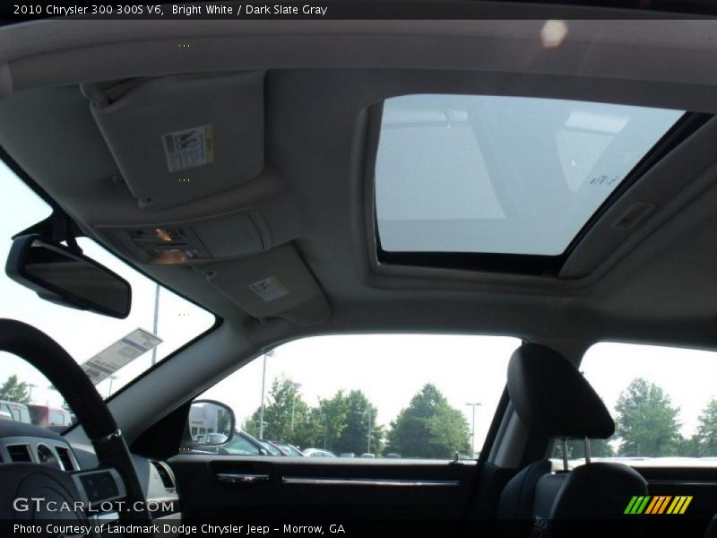 Bright White / Dark Slate Gray 2010 Chrysler 300 300S V6