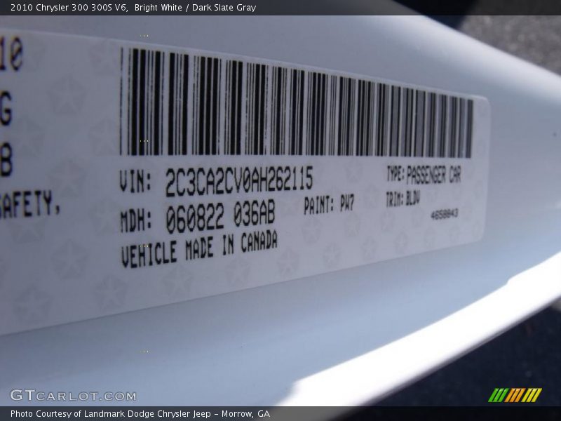 Bright White / Dark Slate Gray 2010 Chrysler 300 300S V6