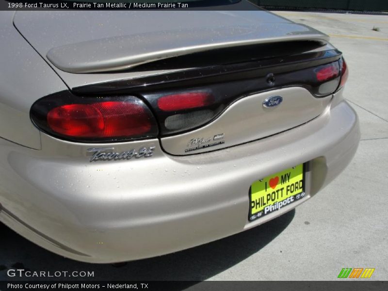 Prairie Tan Metallic / Medium Prairie Tan 1998 Ford Taurus LX