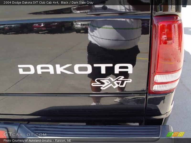 Black / Dark Slate Gray 2004 Dodge Dakota SXT Club Cab 4x4