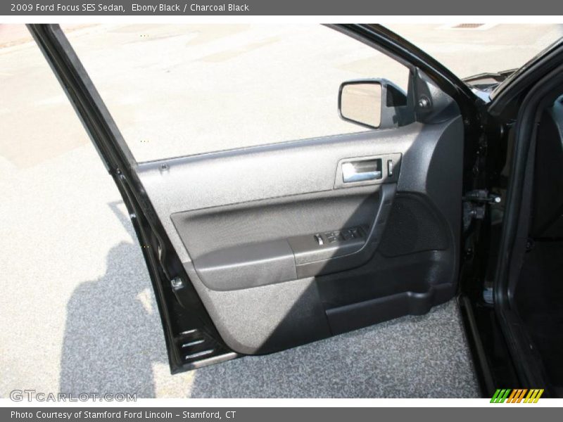 Ebony Black / Charcoal Black 2009 Ford Focus SES Sedan