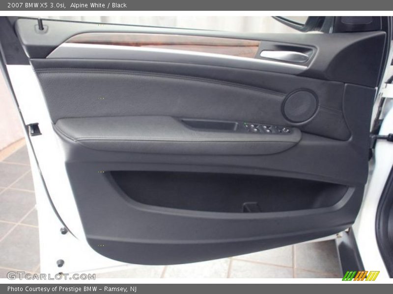 Alpine White / Black 2007 BMW X5 3.0si
