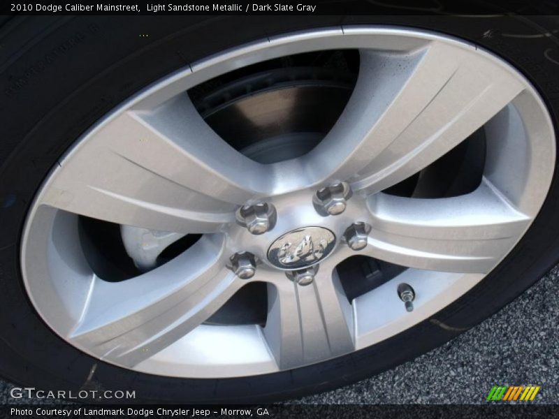 Light Sandstone Metallic / Dark Slate Gray 2010 Dodge Caliber Mainstreet