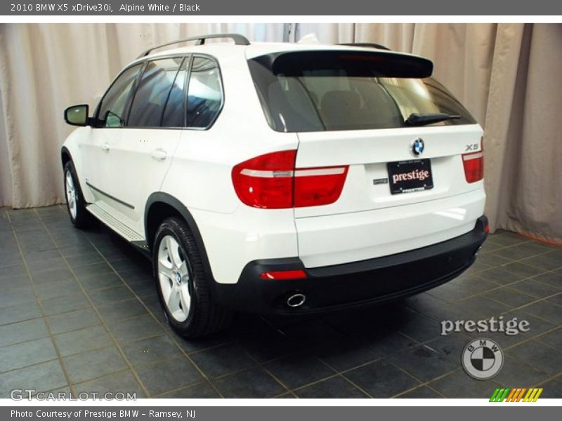 Alpine White / Black 2010 BMW X5 xDrive30i