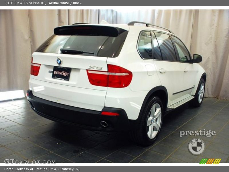 Alpine White / Black 2010 BMW X5 xDrive30i