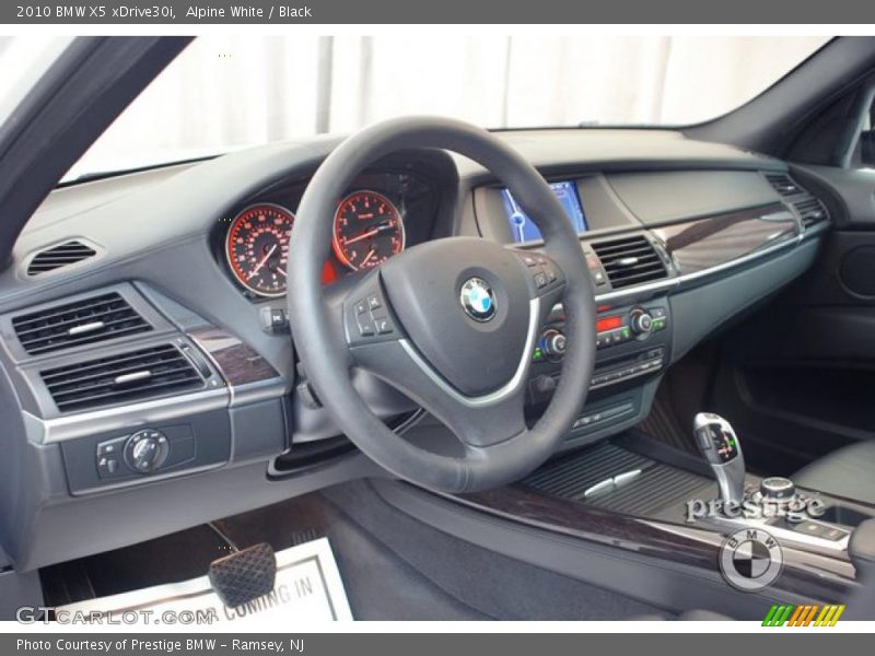 Alpine White / Black 2010 BMW X5 xDrive30i