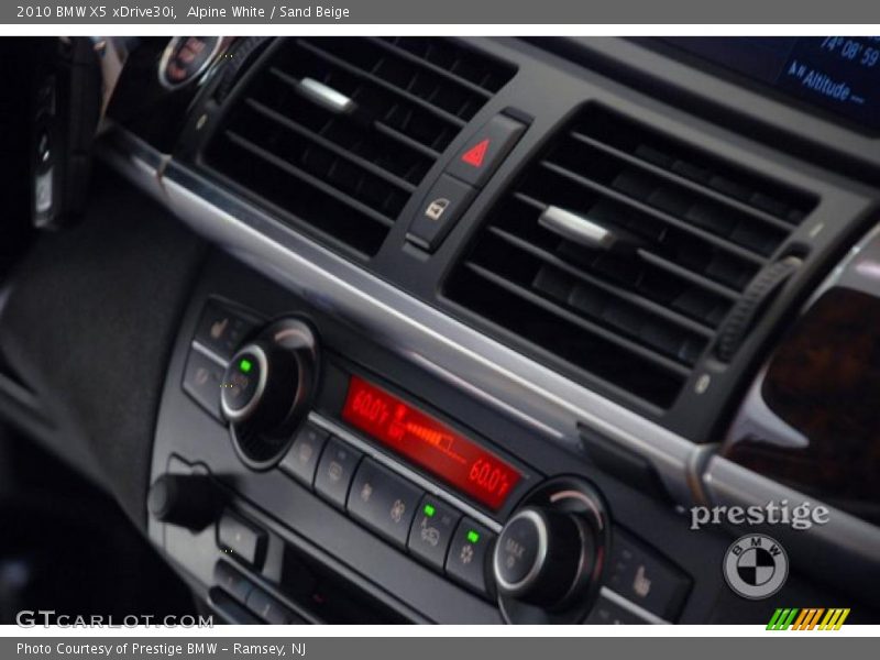 Alpine White / Sand Beige 2010 BMW X5 xDrive30i