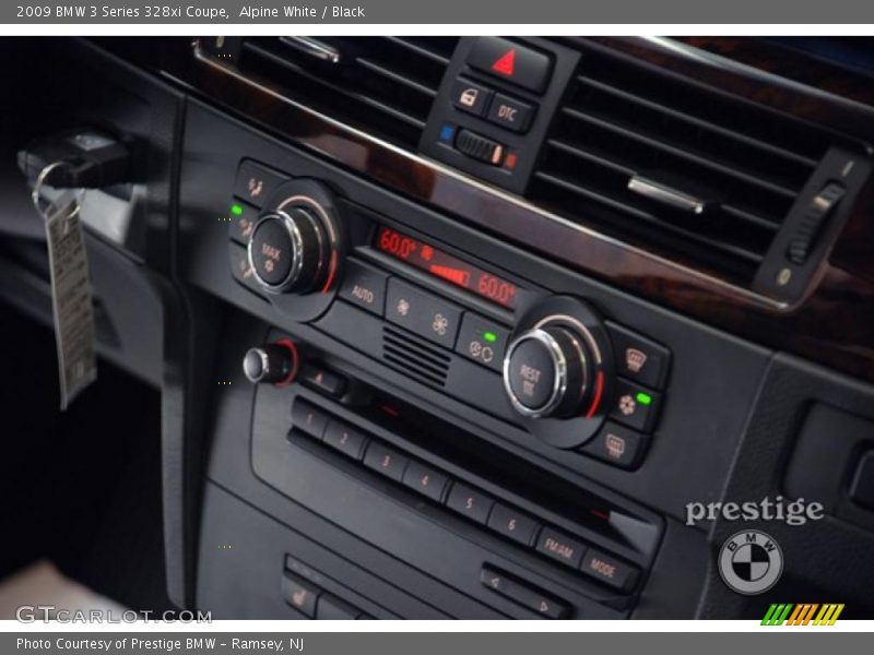 Alpine White / Black 2009 BMW 3 Series 328xi Coupe