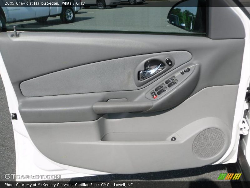 White / Gray 2005 Chevrolet Malibu Sedan
