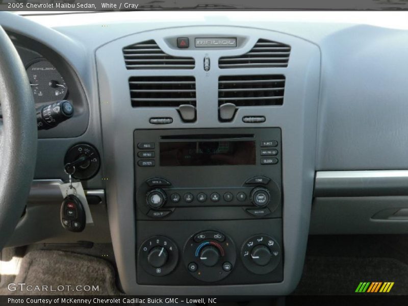 White / Gray 2005 Chevrolet Malibu Sedan