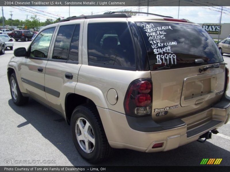 Sandstone Metallic / Light Cashmere 2004 Chevrolet TrailBlazer LS 4x4