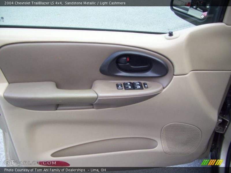 Sandstone Metallic / Light Cashmere 2004 Chevrolet TrailBlazer LS 4x4