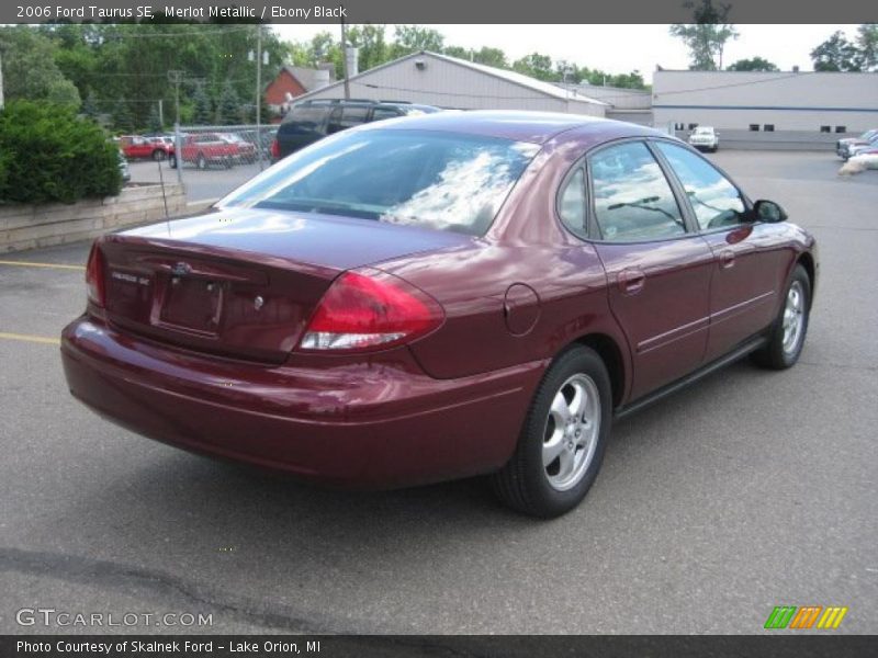 Merlot Metallic / Ebony Black 2006 Ford Taurus SE
