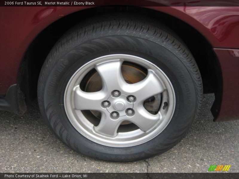 Merlot Metallic / Ebony Black 2006 Ford Taurus SE