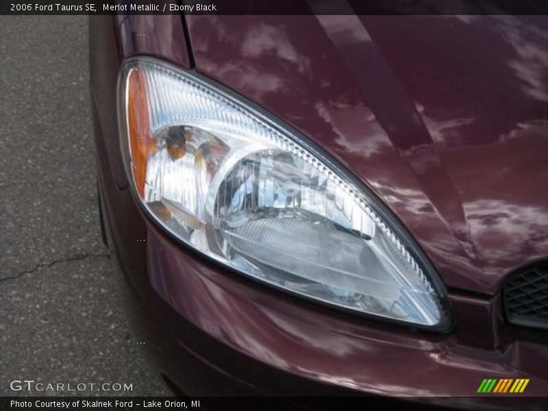 Merlot Metallic / Ebony Black 2006 Ford Taurus SE