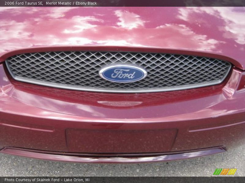 Merlot Metallic / Ebony Black 2006 Ford Taurus SE