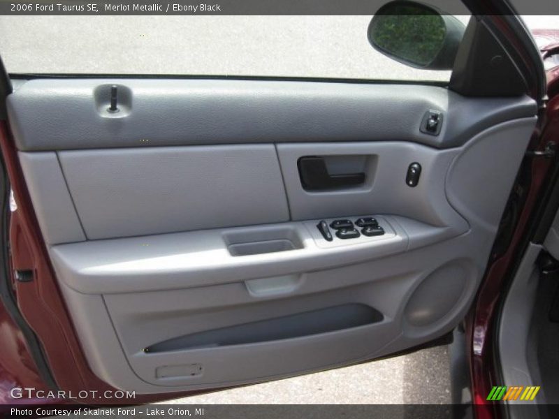 Merlot Metallic / Ebony Black 2006 Ford Taurus SE