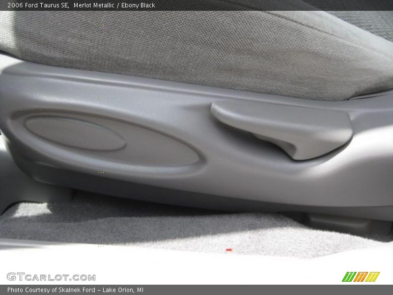 Merlot Metallic / Ebony Black 2006 Ford Taurus SE