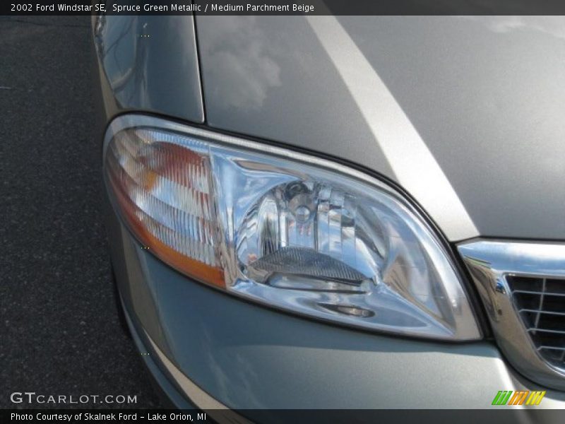 Spruce Green Metallic / Medium Parchment Beige 2002 Ford Windstar SE