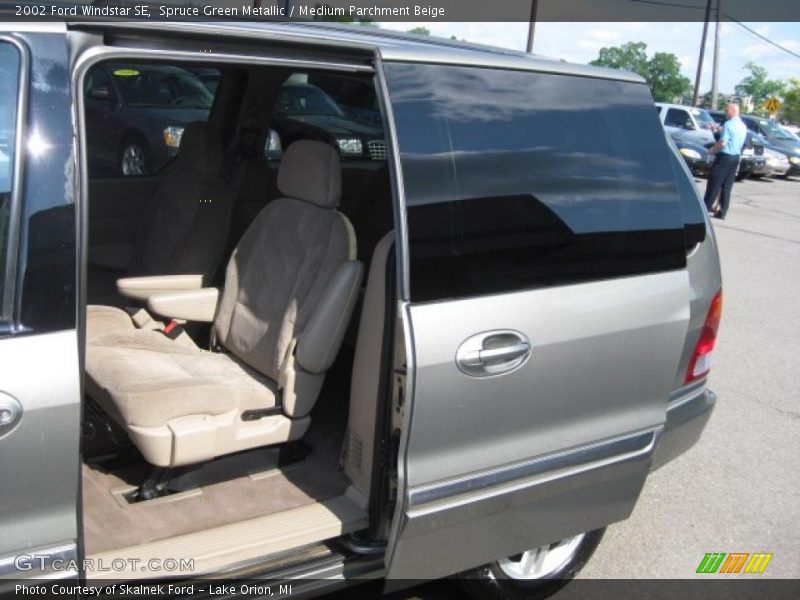 Spruce Green Metallic / Medium Parchment Beige 2002 Ford Windstar SE