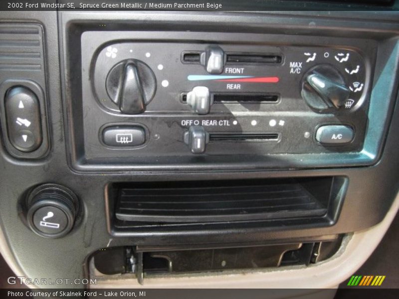 Spruce Green Metallic / Medium Parchment Beige 2002 Ford Windstar SE