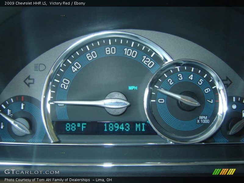 Victory Red / Ebony 2009 Chevrolet HHR LS