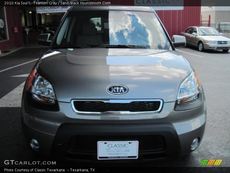 Titanium Gray / Sand/Black Houndstooth Cloth 2010 Kia Soul !