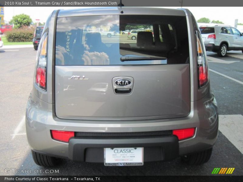 Titanium Gray / Sand/Black Houndstooth Cloth 2010 Kia Soul !
