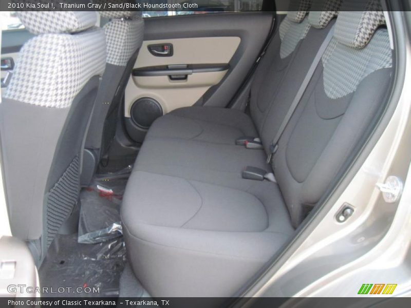 Titanium Gray / Sand/Black Houndstooth Cloth 2010 Kia Soul !