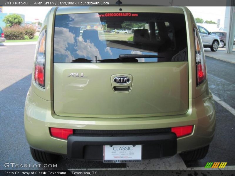 Alien Green / Sand/Black Houndstooth Cloth 2010 Kia Soul !