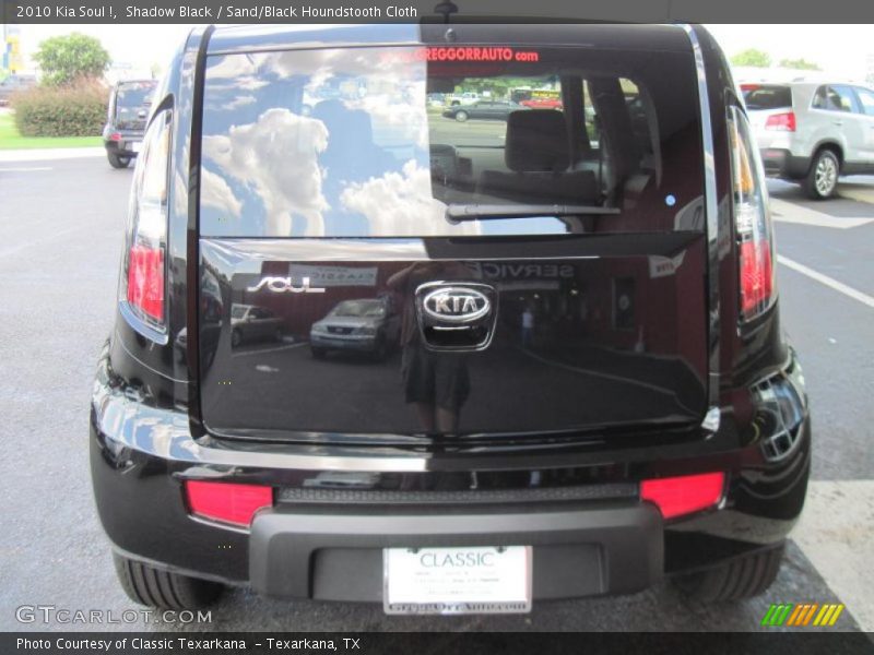 Shadow Black / Sand/Black Houndstooth Cloth 2010 Kia Soul !