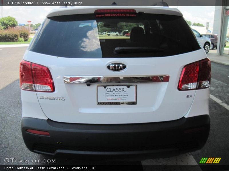 Snow White Pearl / Beige 2011 Kia Sorento EX