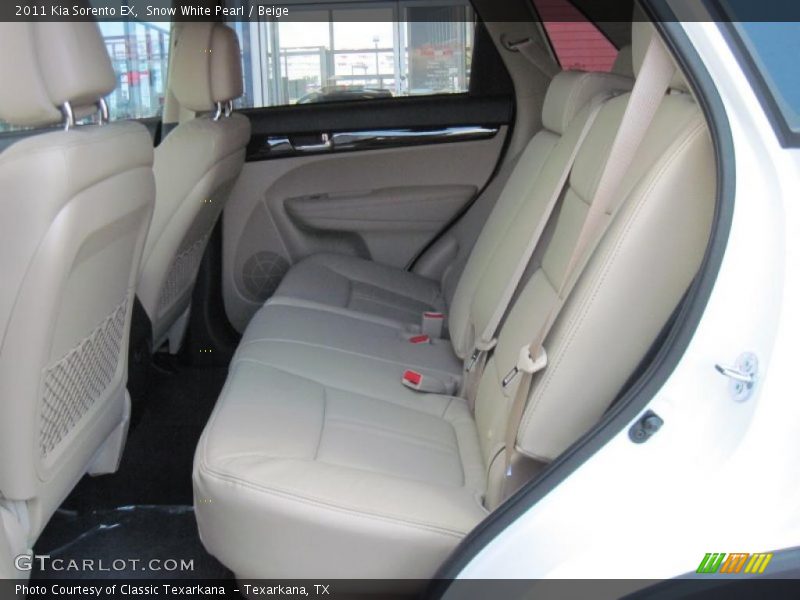 Snow White Pearl / Beige 2011 Kia Sorento EX