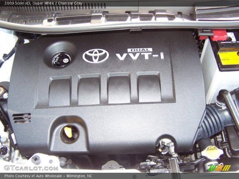 Super White / Charcoal Gray 2009 Scion xD
