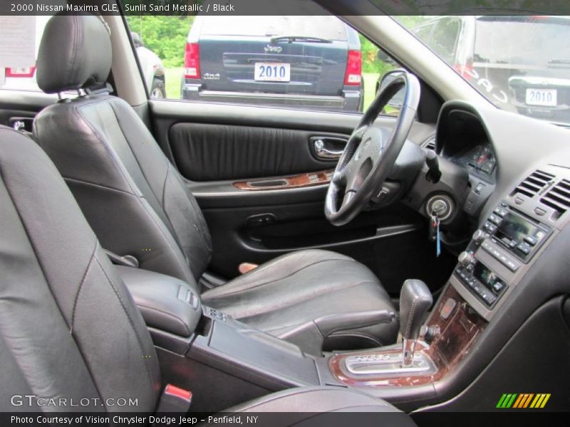 Sunlit Sand Metallic / Black 2000 Nissan Maxima GLE