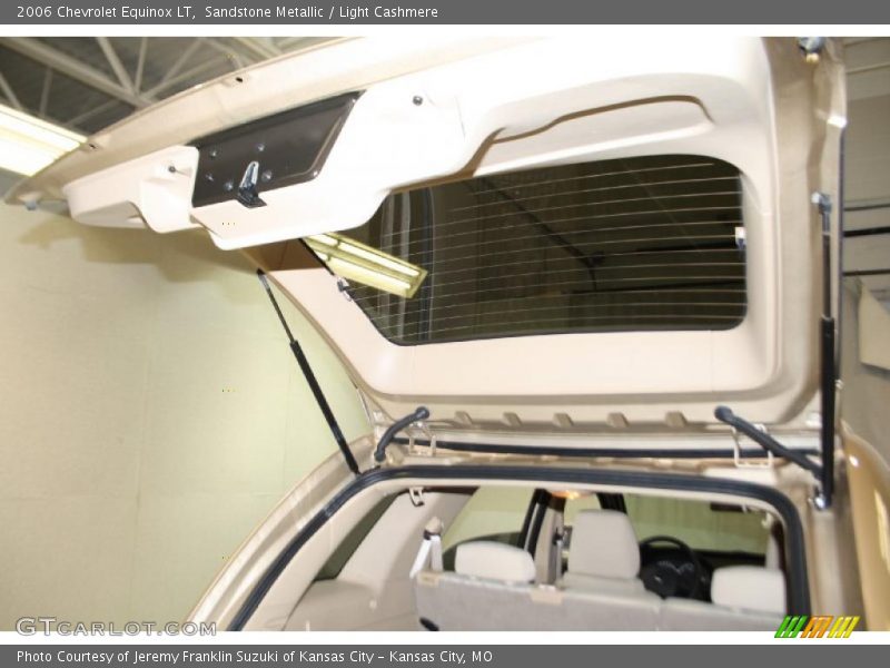 Sandstone Metallic / Light Cashmere 2006 Chevrolet Equinox LT