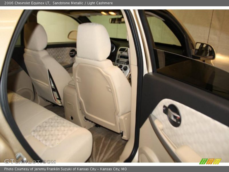 Sandstone Metallic / Light Cashmere 2006 Chevrolet Equinox LT