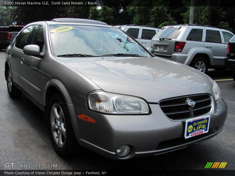 Sunlit Sand Metallic / Black 2000 Nissan Maxima GLE