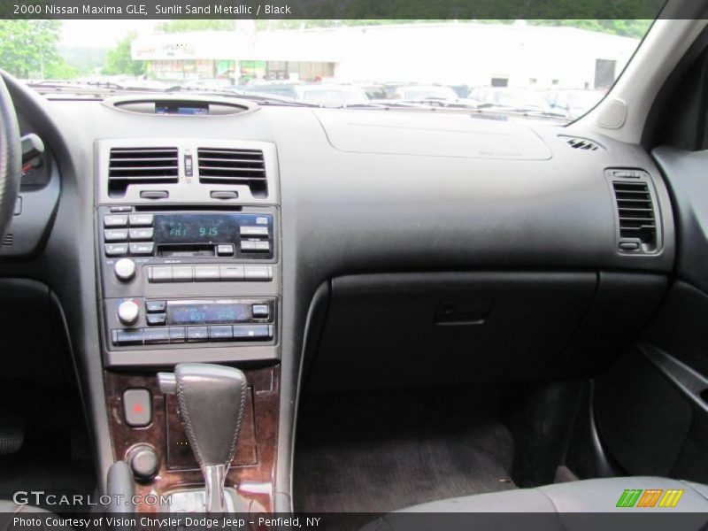Sunlit Sand Metallic / Black 2000 Nissan Maxima GLE