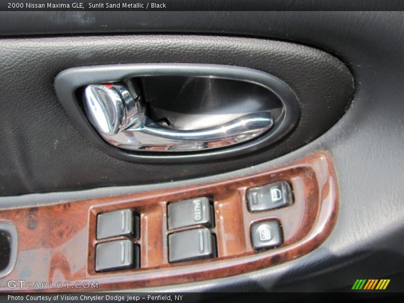 Sunlit Sand Metallic / Black 2000 Nissan Maxima GLE