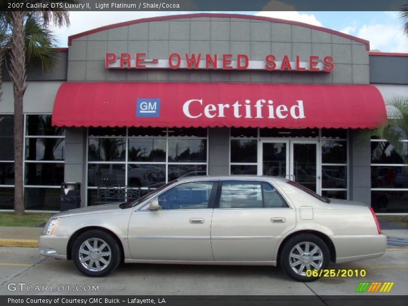 Light Platinum / Shale/Cocoa 2007 Cadillac DTS Luxury II