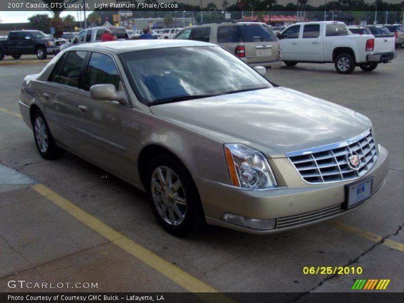 Light Platinum / Shale/Cocoa 2007 Cadillac DTS Luxury II