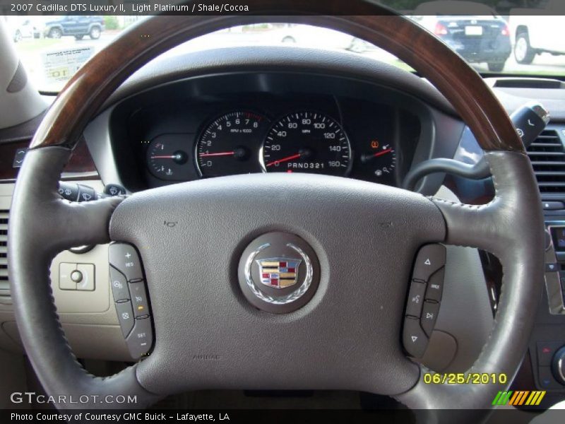 Light Platinum / Shale/Cocoa 2007 Cadillac DTS Luxury II