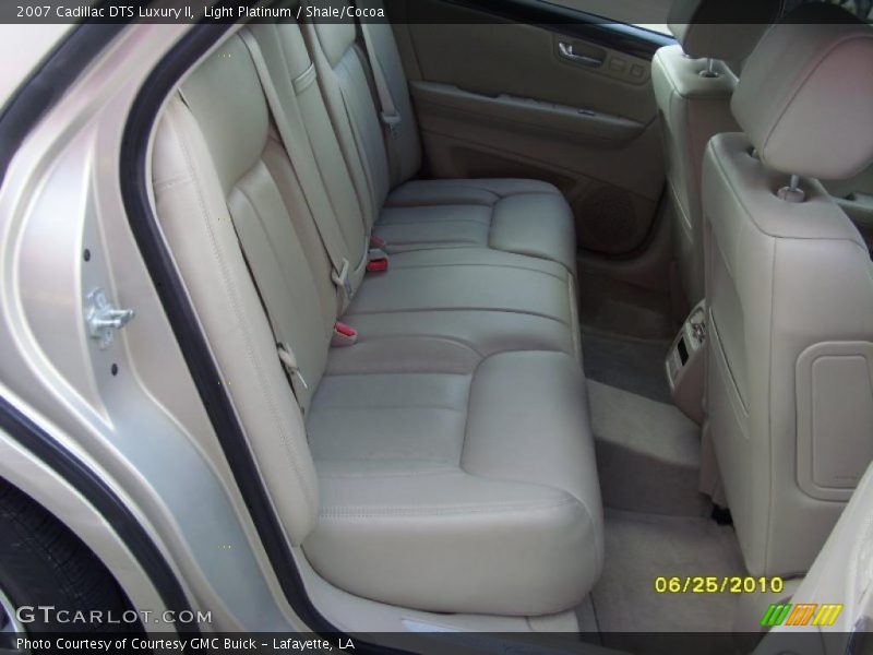 Light Platinum / Shale/Cocoa 2007 Cadillac DTS Luxury II