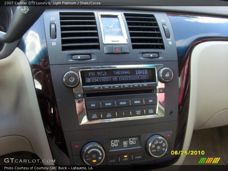 Light Platinum / Shale/Cocoa 2007 Cadillac DTS Luxury II